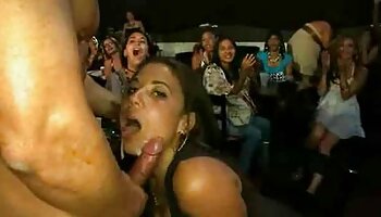 Scopando la babysitter, scena porno italiano marito e moglie #03